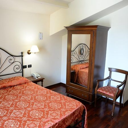 Villa Chiara Hotel Canelli Zewnętrze zdjęcie