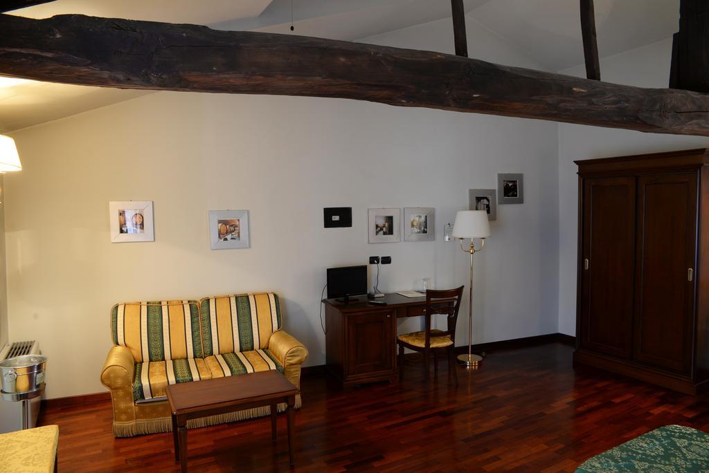 Villa Chiara Hotel Canelli Zewnętrze zdjęcie