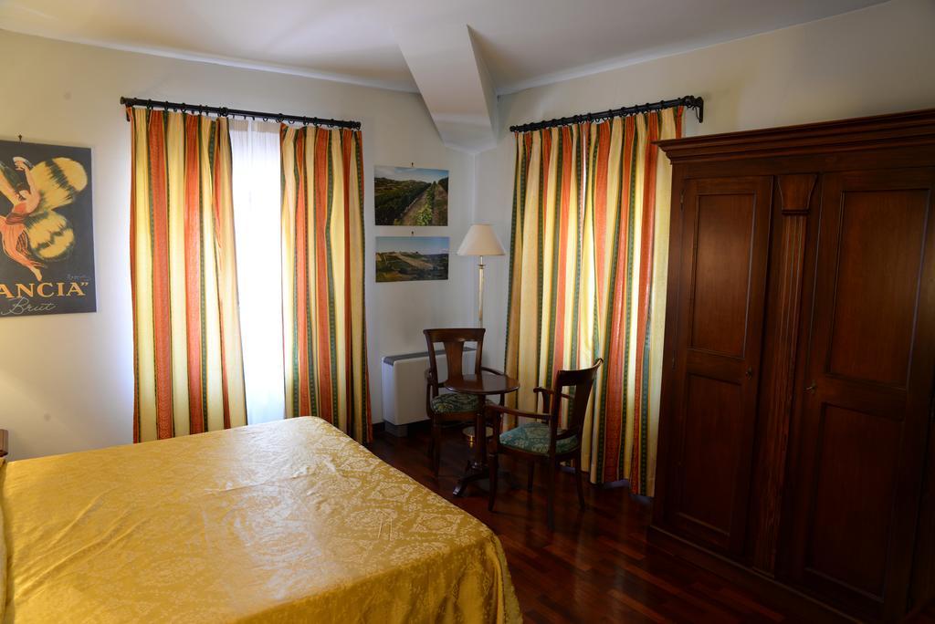 Villa Chiara Hotel Canelli Zewnętrze zdjęcie