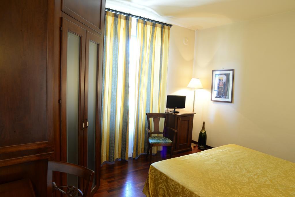 Villa Chiara Hotel Canelli Zewnętrze zdjęcie